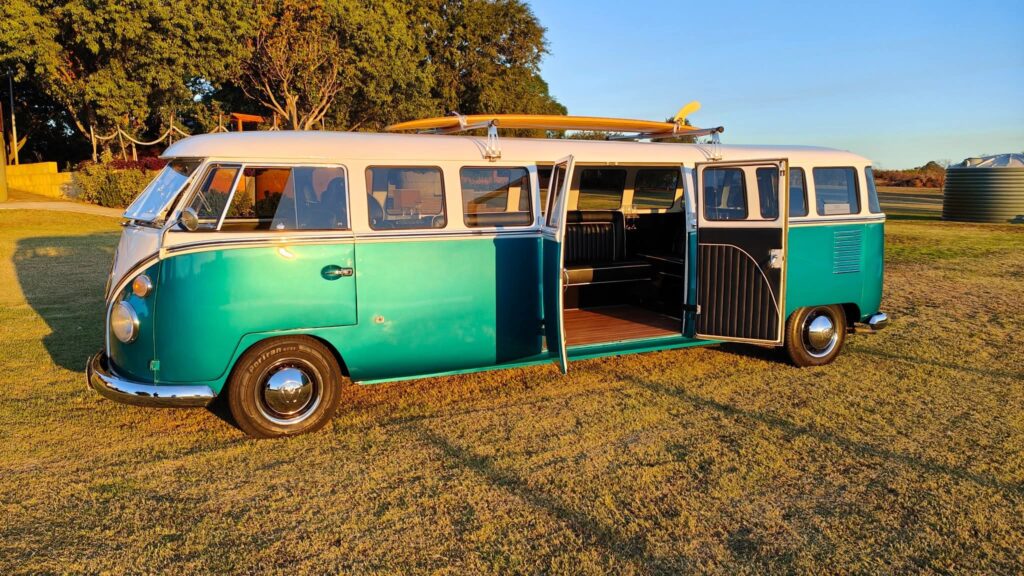 Limo Hire Perth: Cruise in Style with Vintage Vibes and Timeless Charm